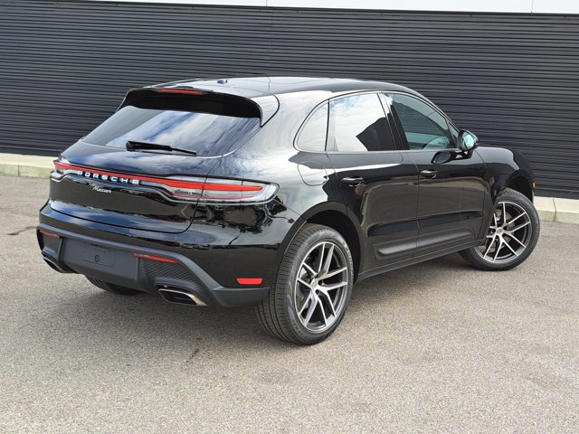 New 2026 Porsche Macan image 7