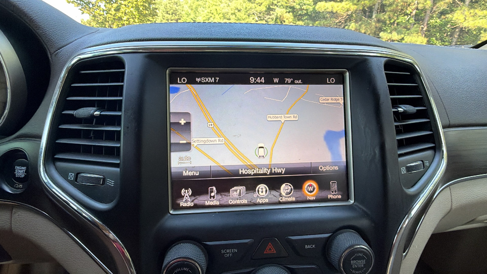 Used 2017 Jeep Grand Cherokee Overland w/ Jeep Active Safety Group AWD/4WD image 32