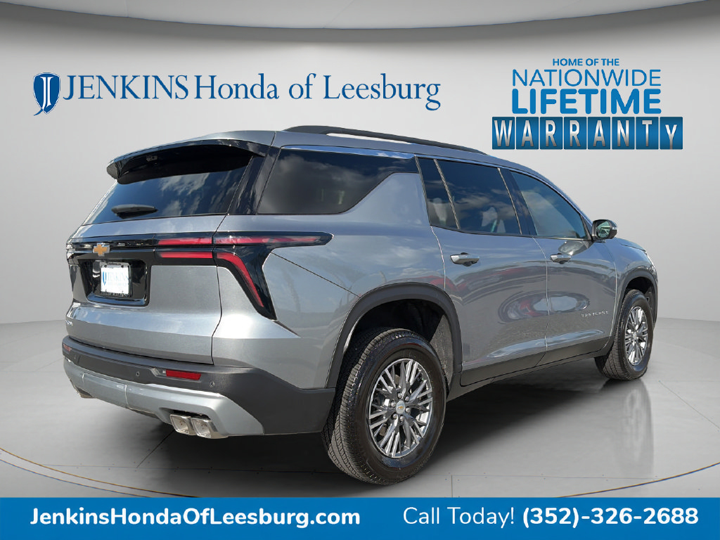 Used 2026 Chevrolet Traverse LT w/ Driver Confidence Package FWD image 3