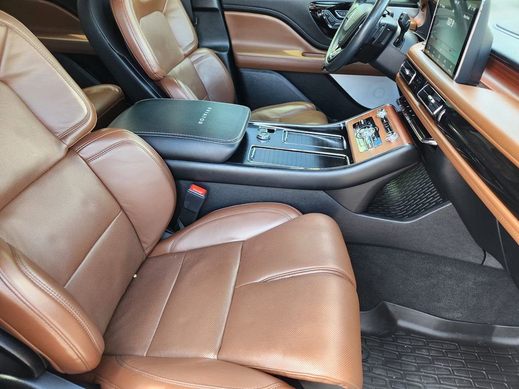 Used 2021 Lincoln Aviator Grand Touring w/ Equipment Group 302A AWD/4WD image 12