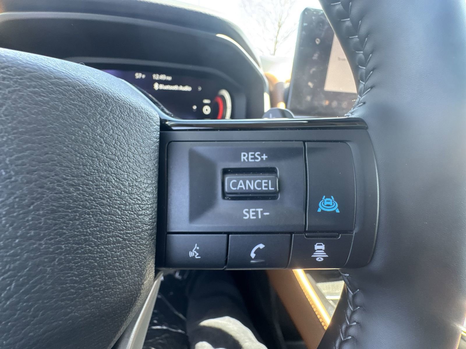 Used 2025 Nissan Rogue Platinum w/ Platinum Premium Package AWD/4WD image 24