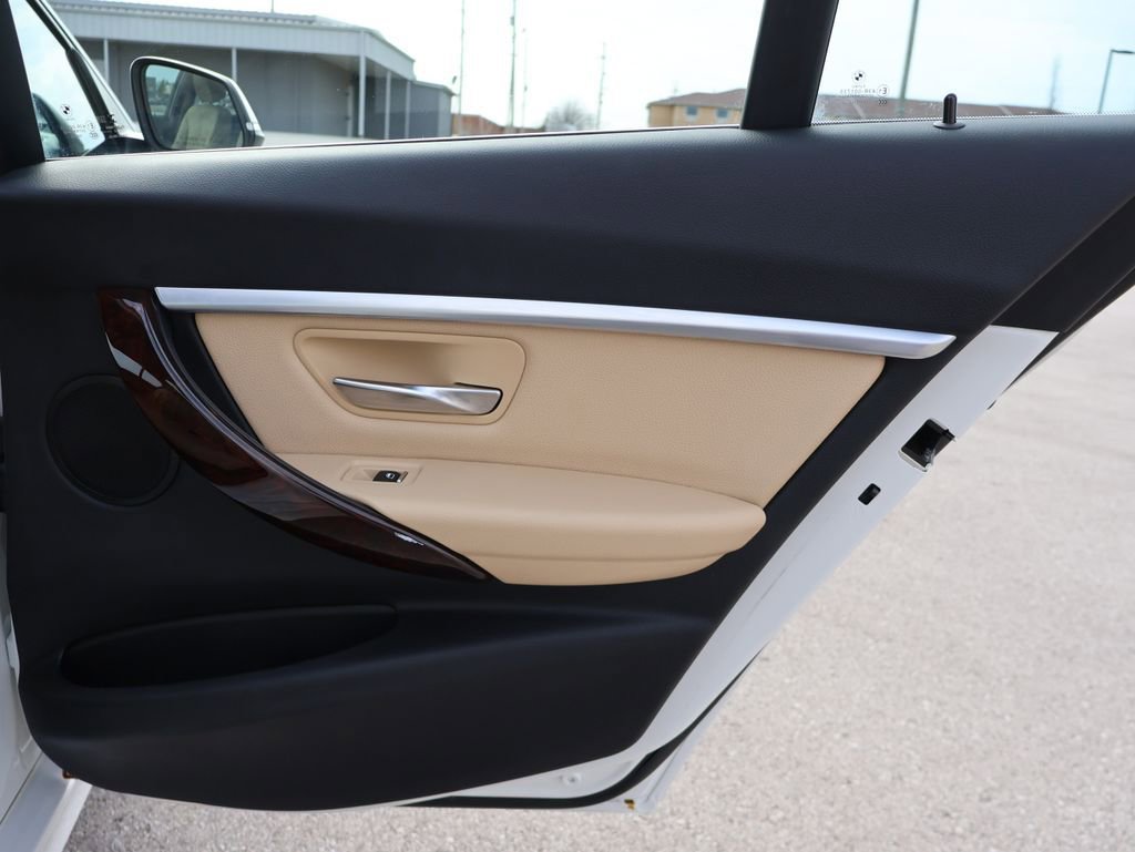 Used 2017 BMW 330i xDrive Sedan image 37