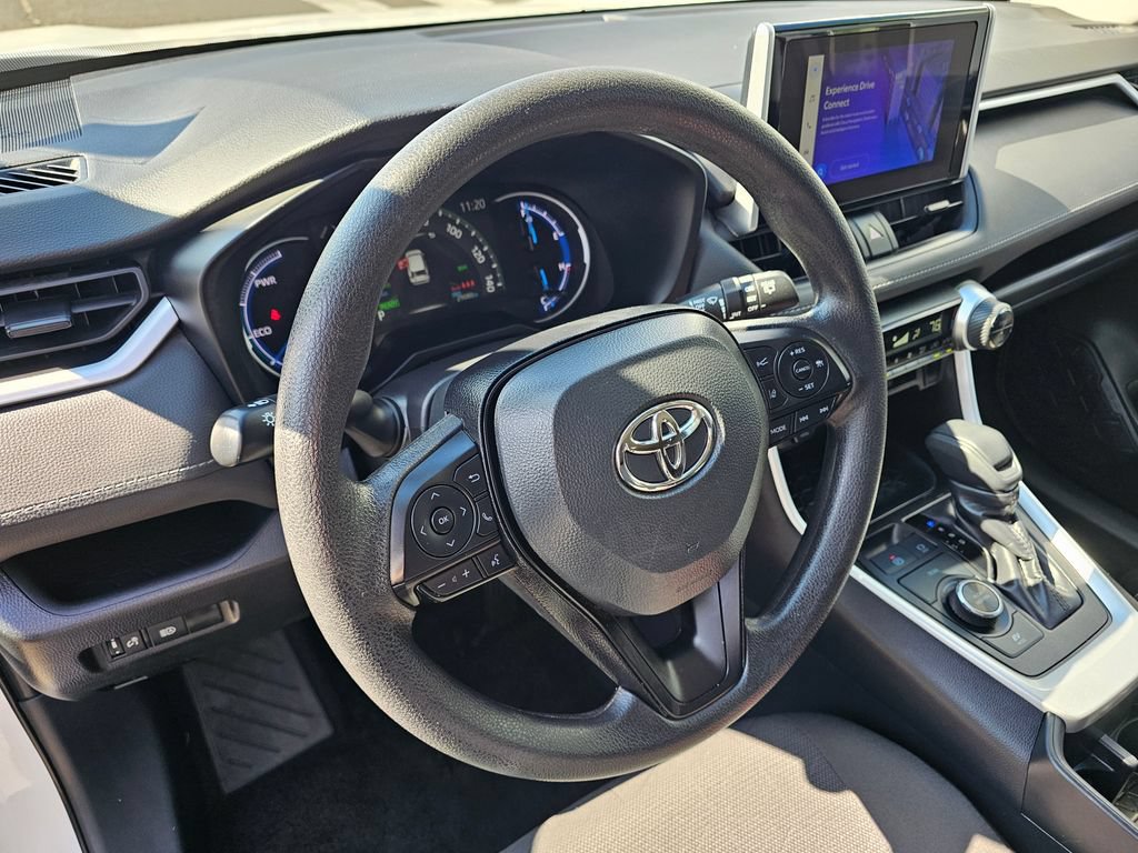 Used 2025 Toyota RAV4 XLE AWD/4WD image 23