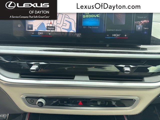 Used 2023 BMW X7 M60i w/ Executive Package image 30