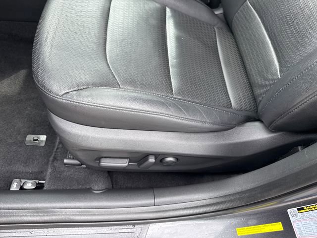 Used 2020 Hyundai Elantra Limited w/ Ultimate Package 03 FWD image 12