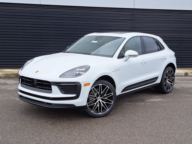 Used 2026 Porsche Macan AWD/4WD image 1