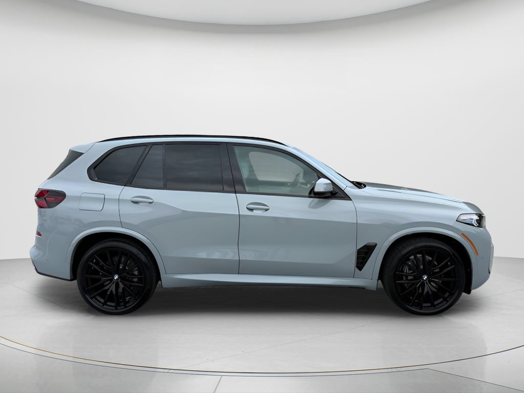 New 2026 BMW X5 xDrive40i w/ M Sport Package AWD/4WD image 4