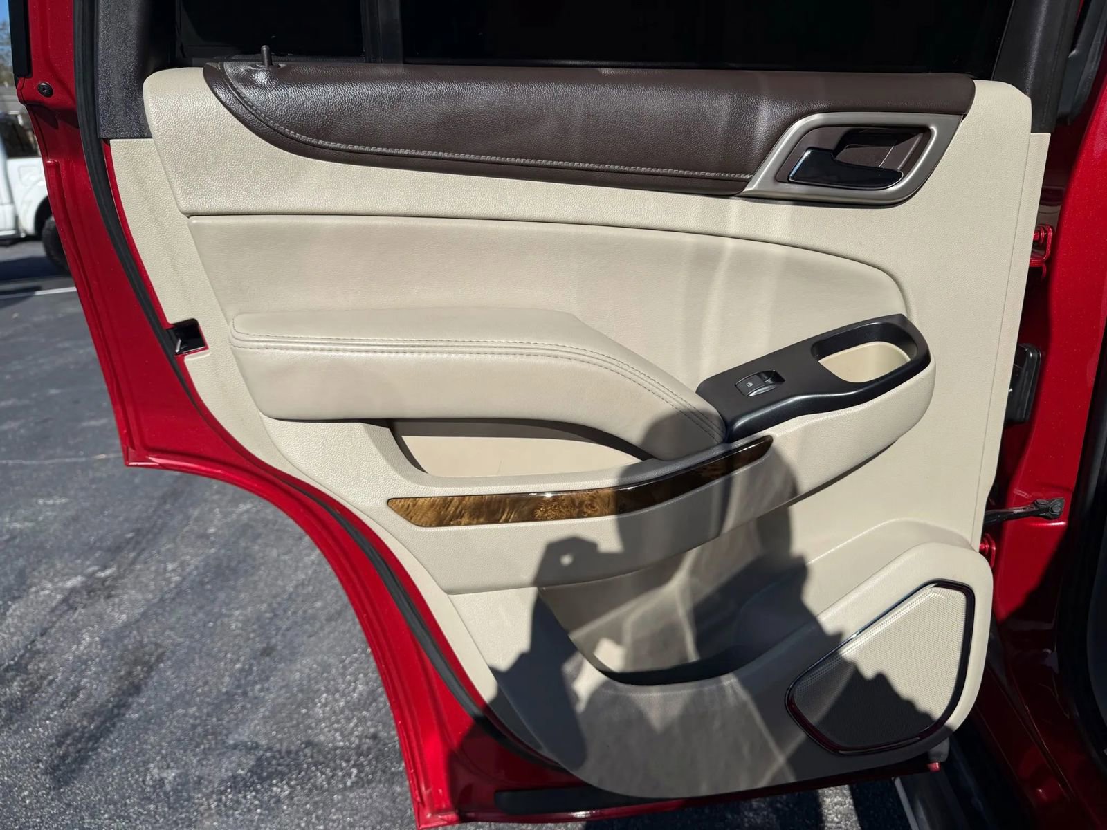 Used 2015 GMC Yukon Denali w/ Open Road Package image 24