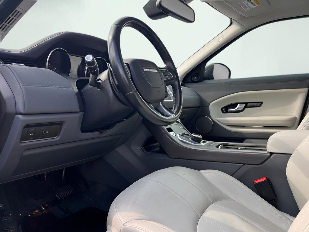 Used 2018 Land Rover Range Rover Evoque SE Premium AWD/4WD image 2