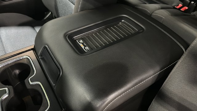 Used 2018 Chevrolet Silverado 1500 LT w/ LT Plus Package AWD/4WD image 24