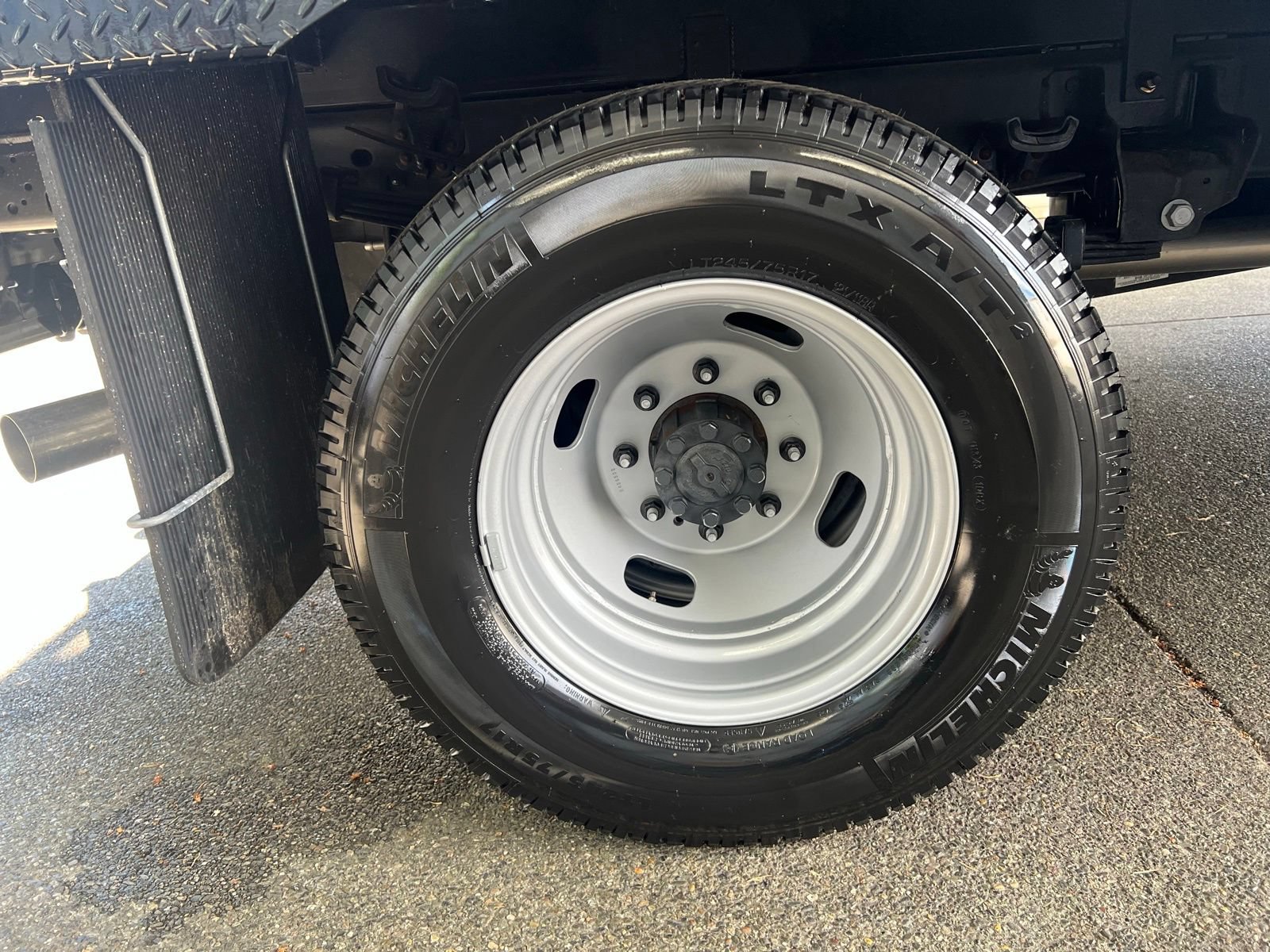 New 2025 Ford F350 XL w/ XL Chrome Package AWD/4WD image 16