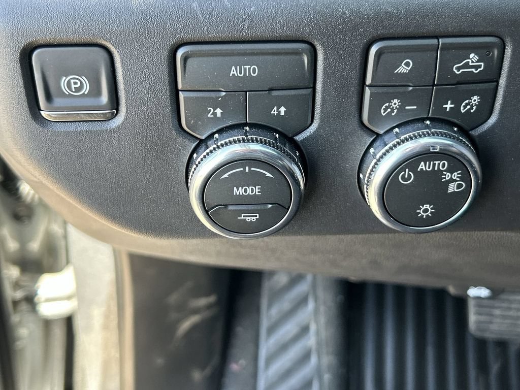 New 2026 GMC Sierra 1500 SLE w/ Preferred Package AWD/4WD image 18