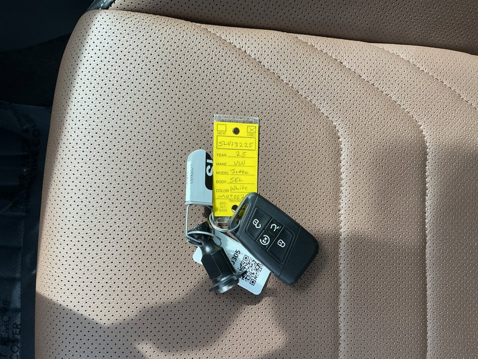 Used 2025 Volkswagen Jetta SEL image 38