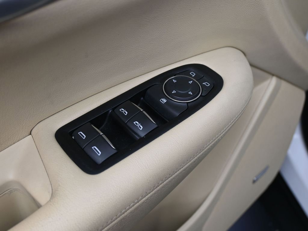 Used 2019 Cadillac XT5 FWD image 17