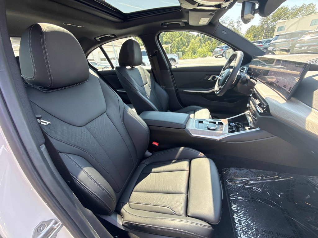Used 2025 BMW 330i Sedan RWD image 26
