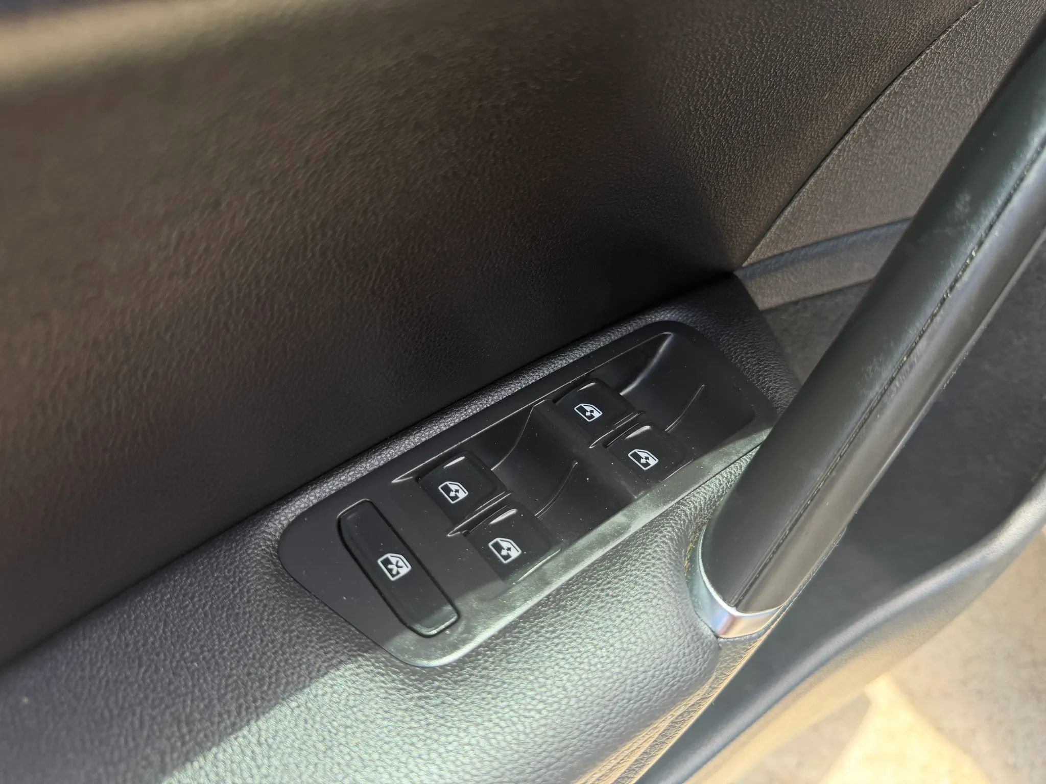 Used 2017 Volkswagen Golf Wolfsburg Edition FWD image 14