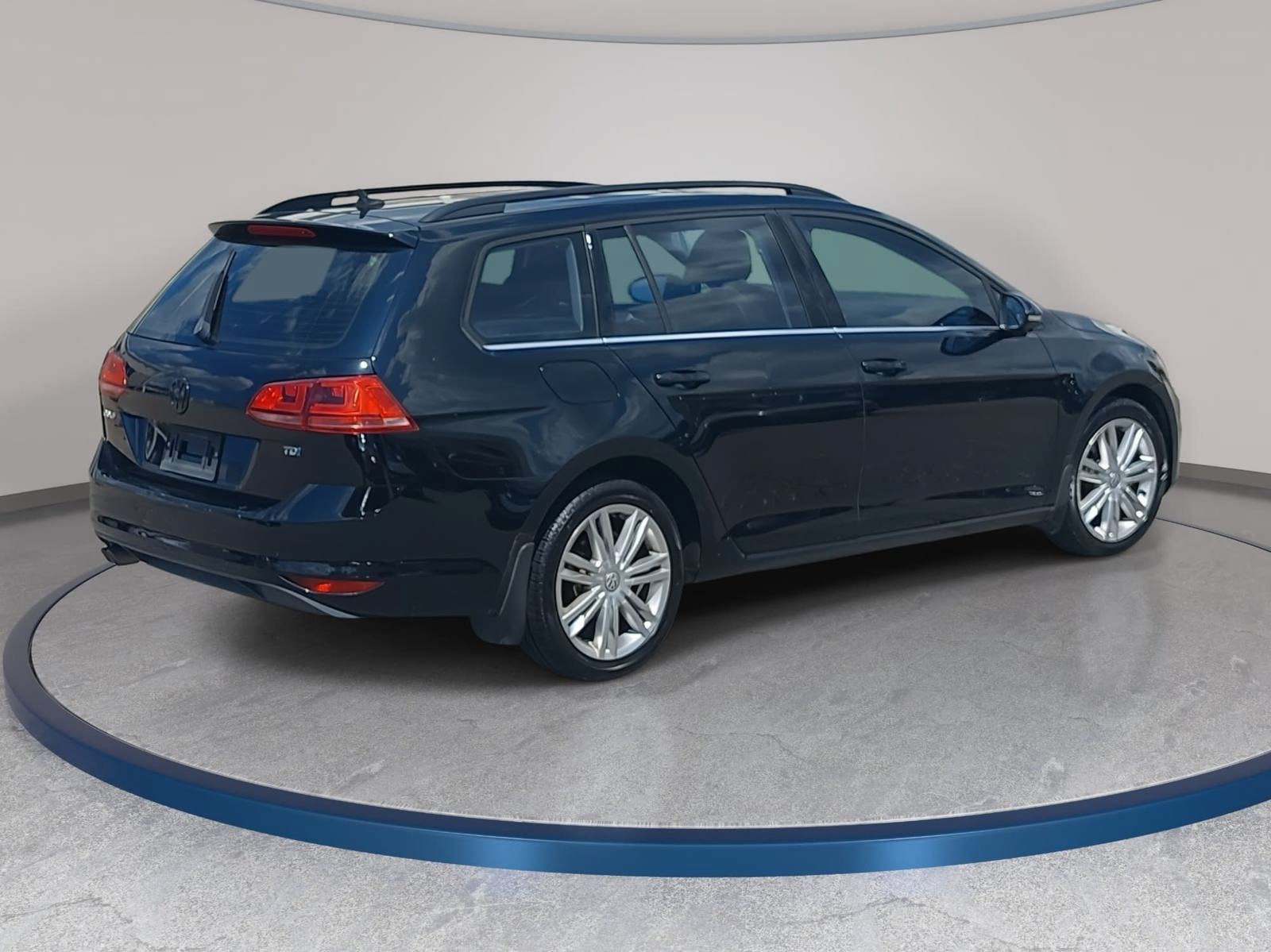 Used 2015 Volkswagen Golf TDI SE FWD image 5