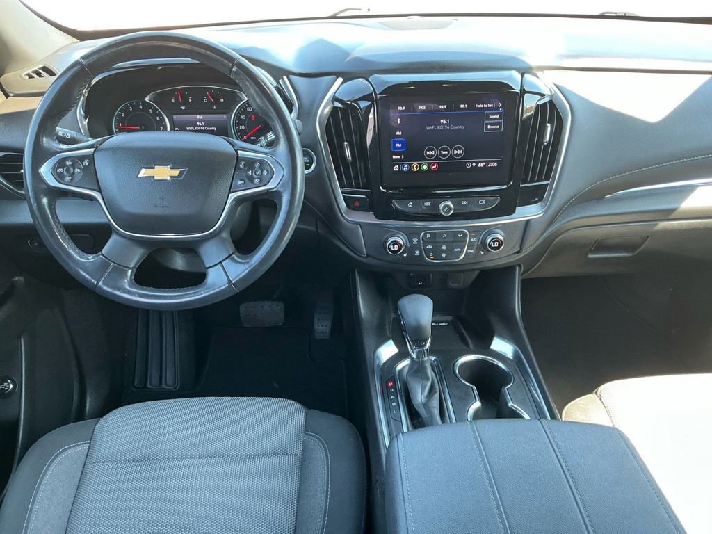 Used 2022 Chevrolet Traverse LT image 17