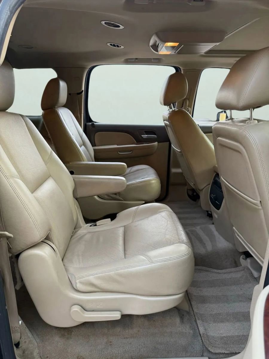 Used 2011 Chevrolet Suburban LTZ image 35