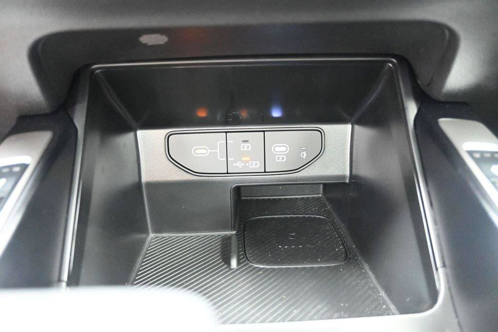 Used 2025 Kia Sorento S w/ Panoramic Sunroof Package FWD image 13