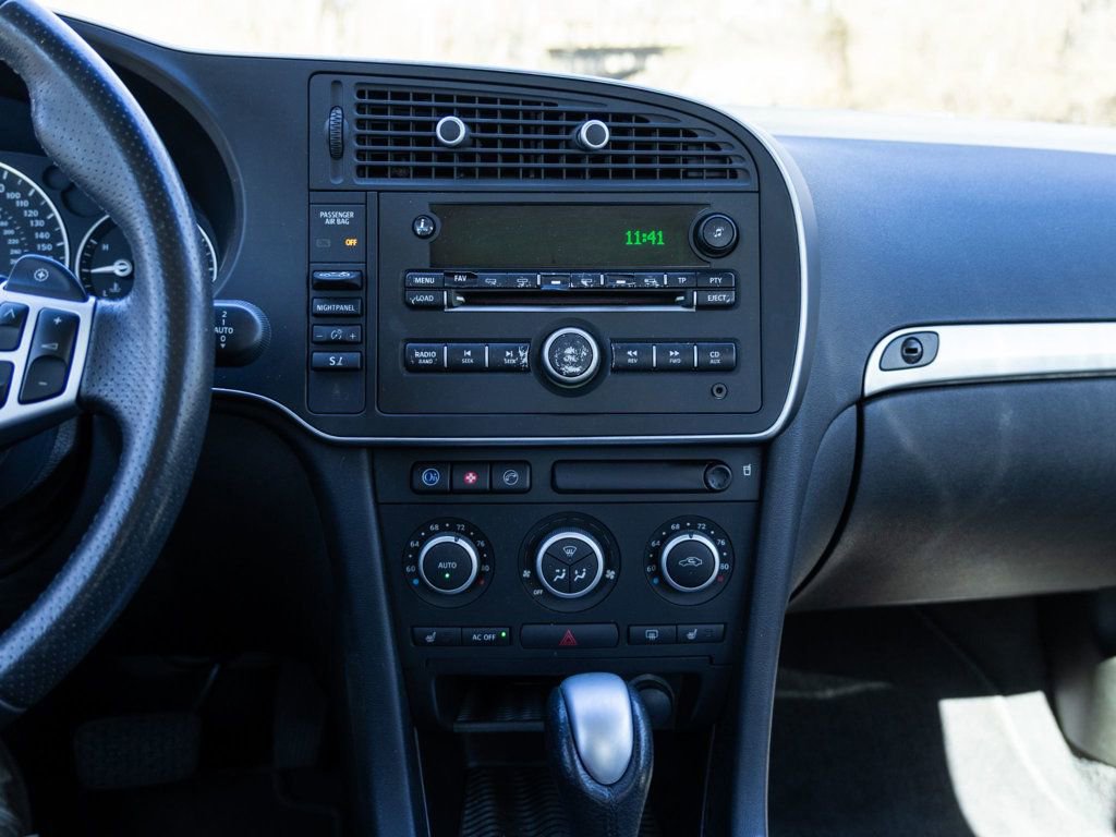 Used 2010 Saab 9-3 Aero w/ Aero Premium Package image 39