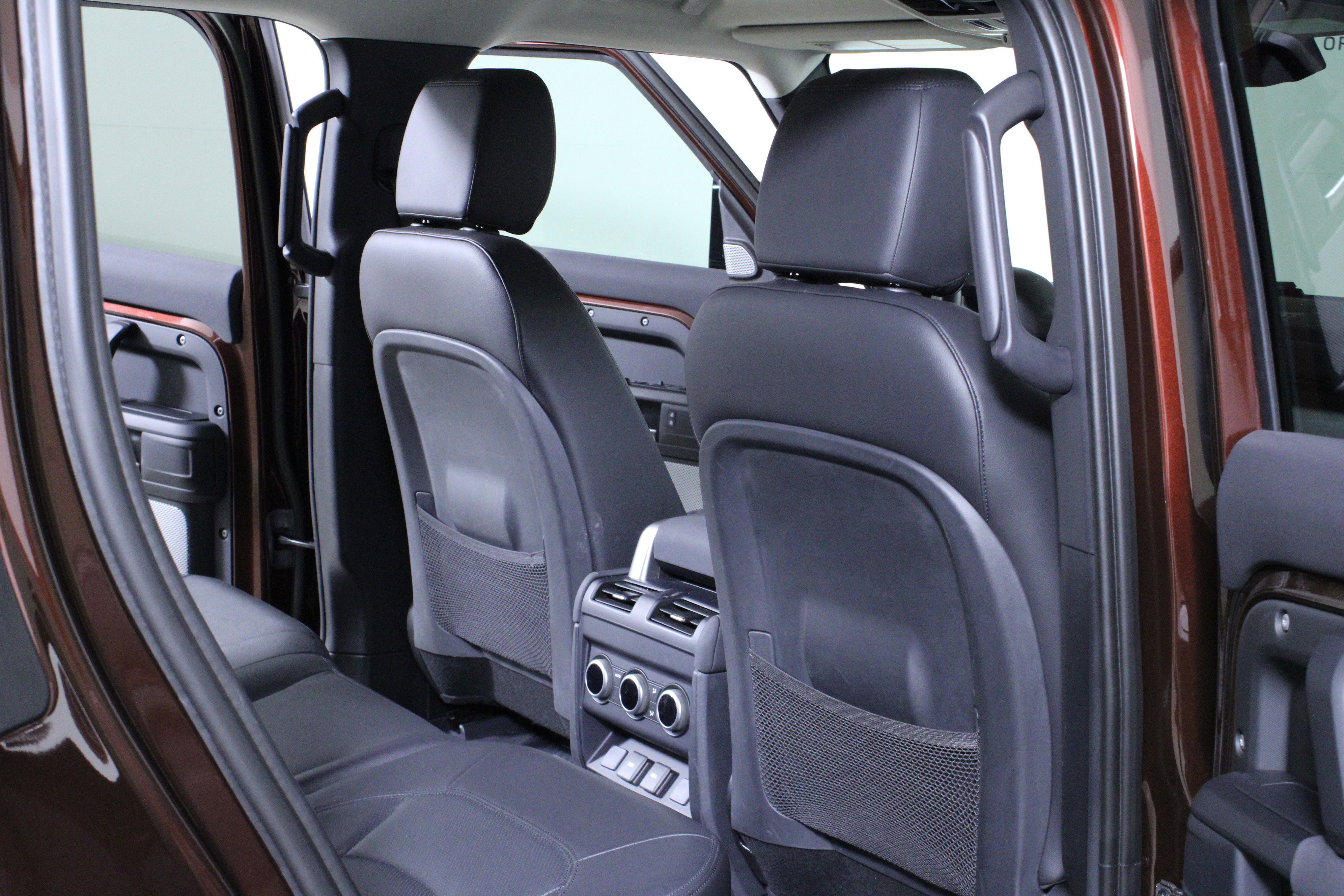 Used 2023 Land Rover Defender 130 S image 12