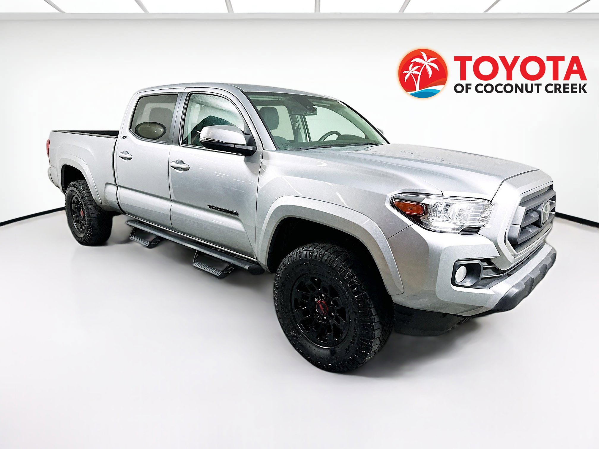 Used 2022 Toyota Tacoma SR5 w/ Technology Package AWD/4WD image 1