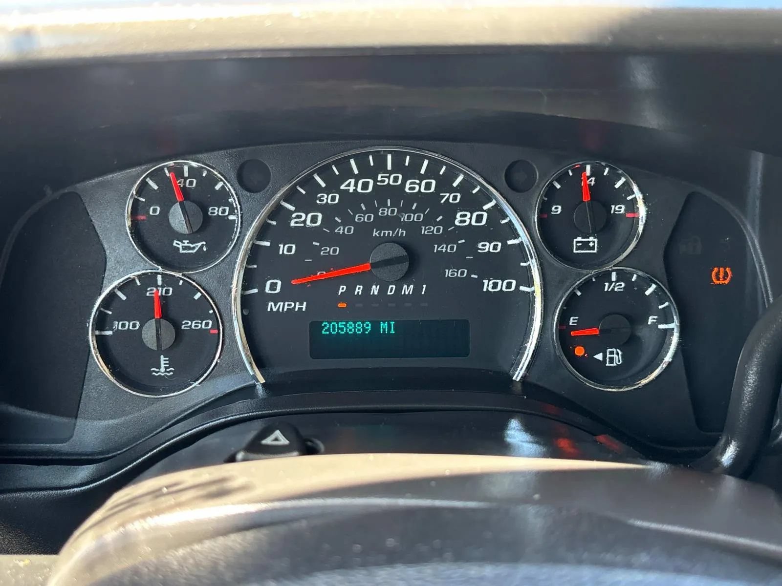 Used 2015 Chevrolet Express 2500 RWD image 19