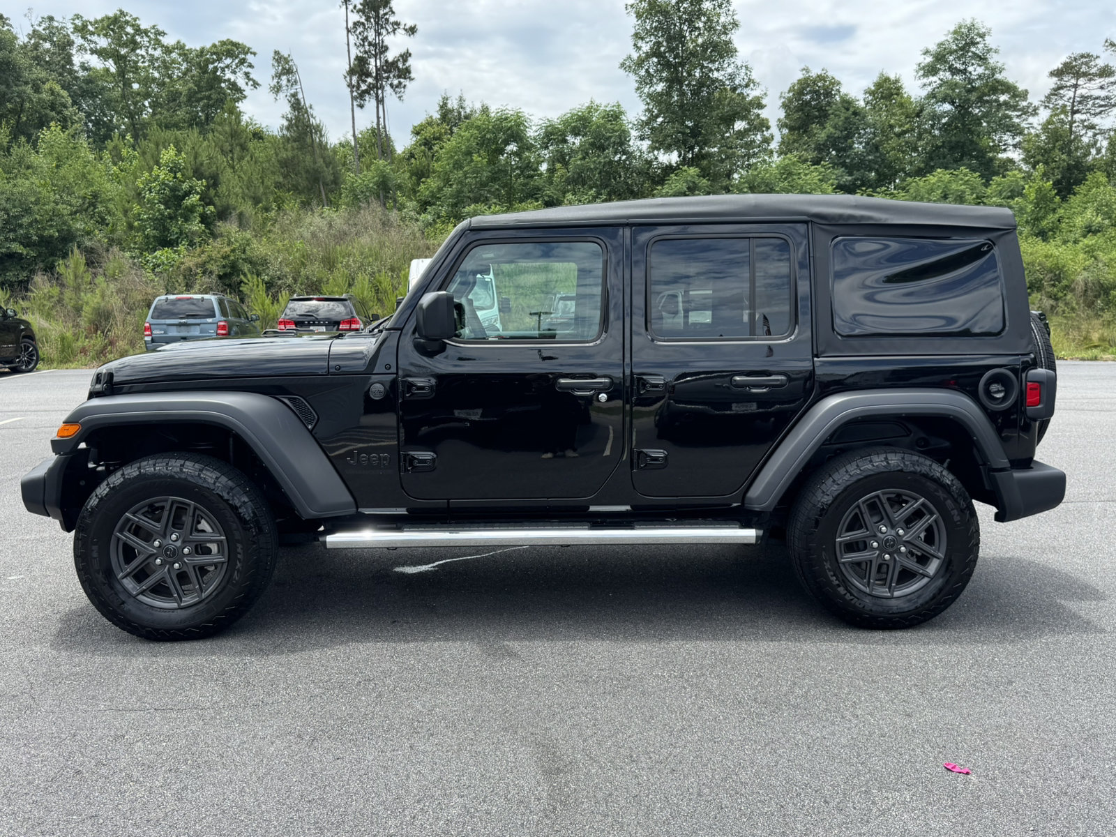 Used 2025 Jeep Wrangler Unlimited Sport AWD/4WD image 8