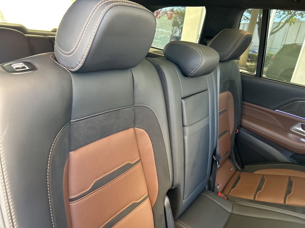 Used 2024 Mercedes-Benz GLS 63 AMG 4MATIC image 30