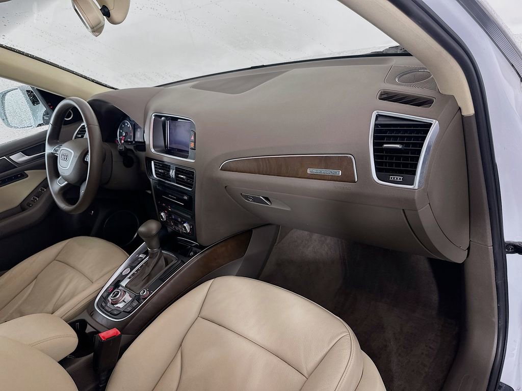 Used 2017 Audi Q5 2.0T Premium Plus w/ Technology Package image 30