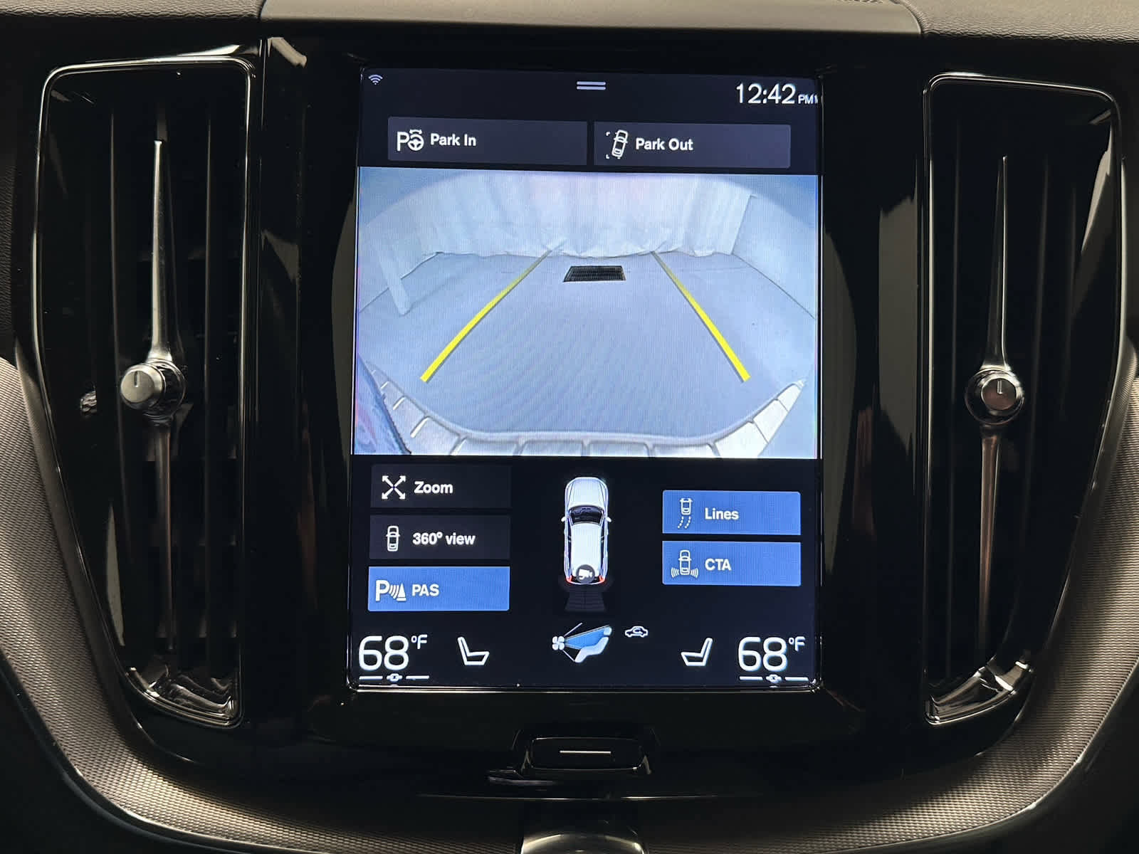 Used 2018 Volvo XC60 T8 R-Design w/ Convenience Package image 37