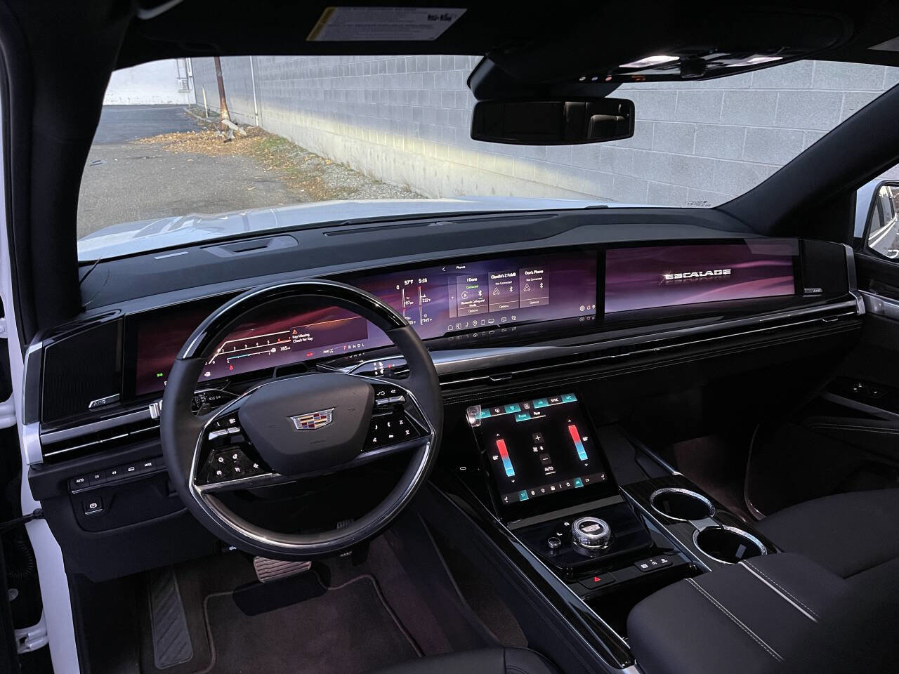 Used 2025 Cadillac Escalade Luxury image 18