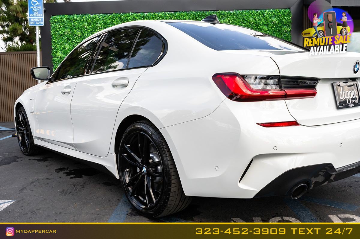 Used 2021 BMW 330e w/ M Sport Package RWD image 9