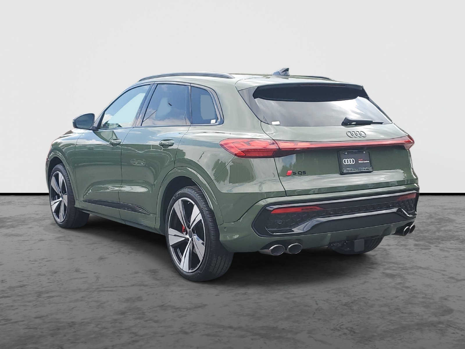New 2026 Audi SQ5 Prestige AWD/4WD image 3