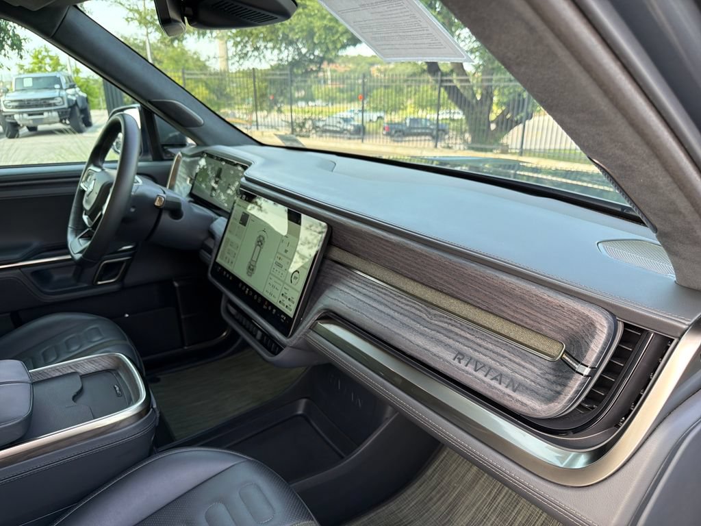 Used 2022 Rivian R1T Adventure AWD/4WD image 39