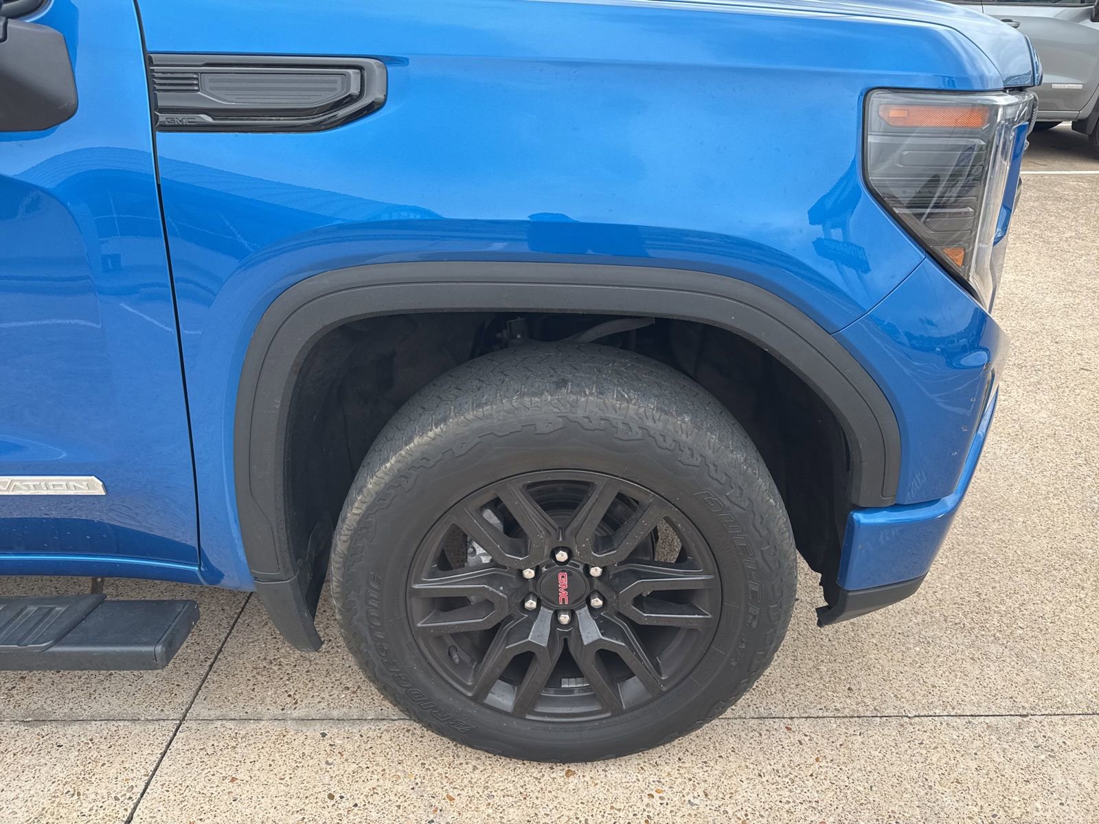 Used 2022 GMC Sierra 1500 Elevation image 4