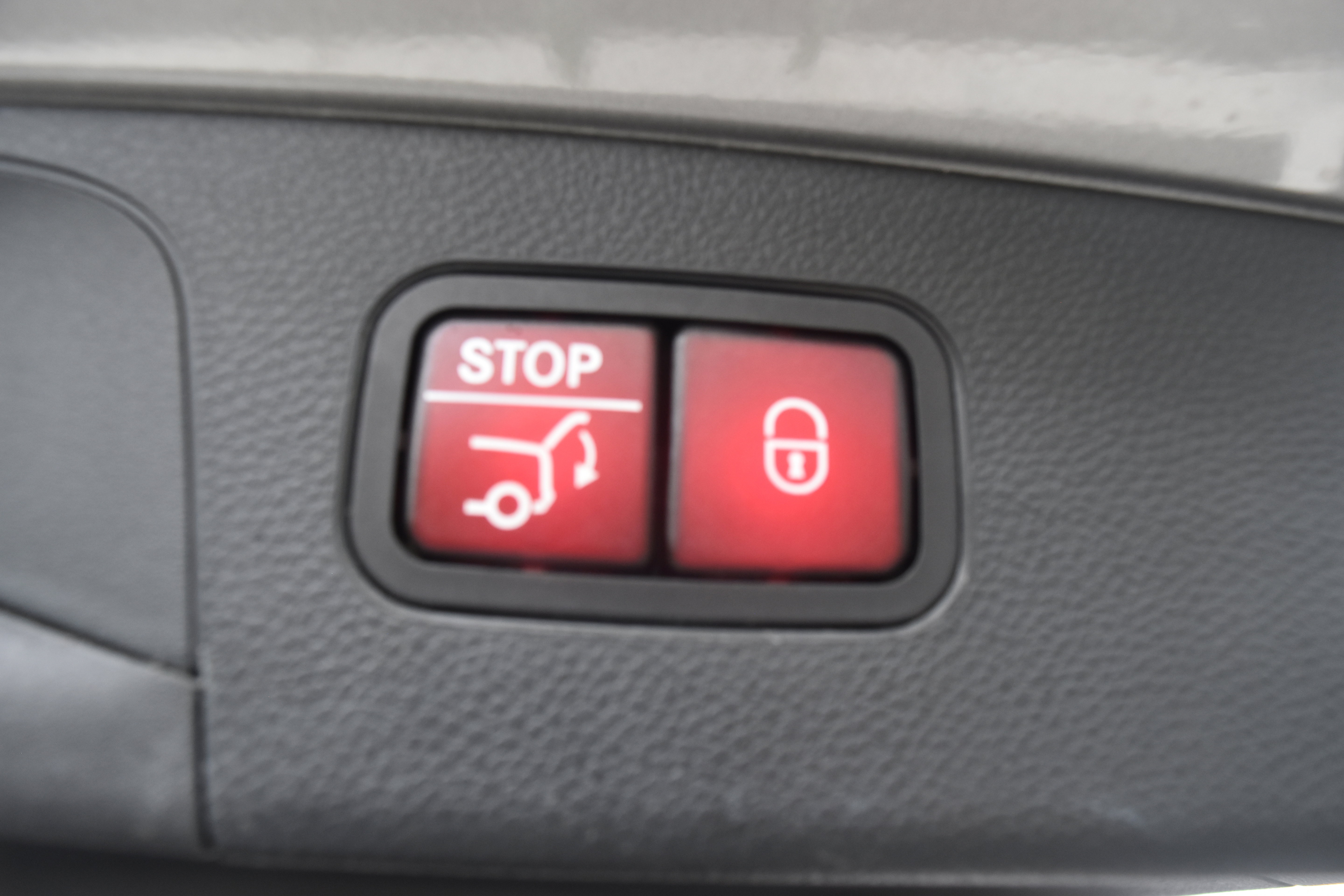 Used 2021 Mercedes-Benz GLC 300 4MATIC image 11