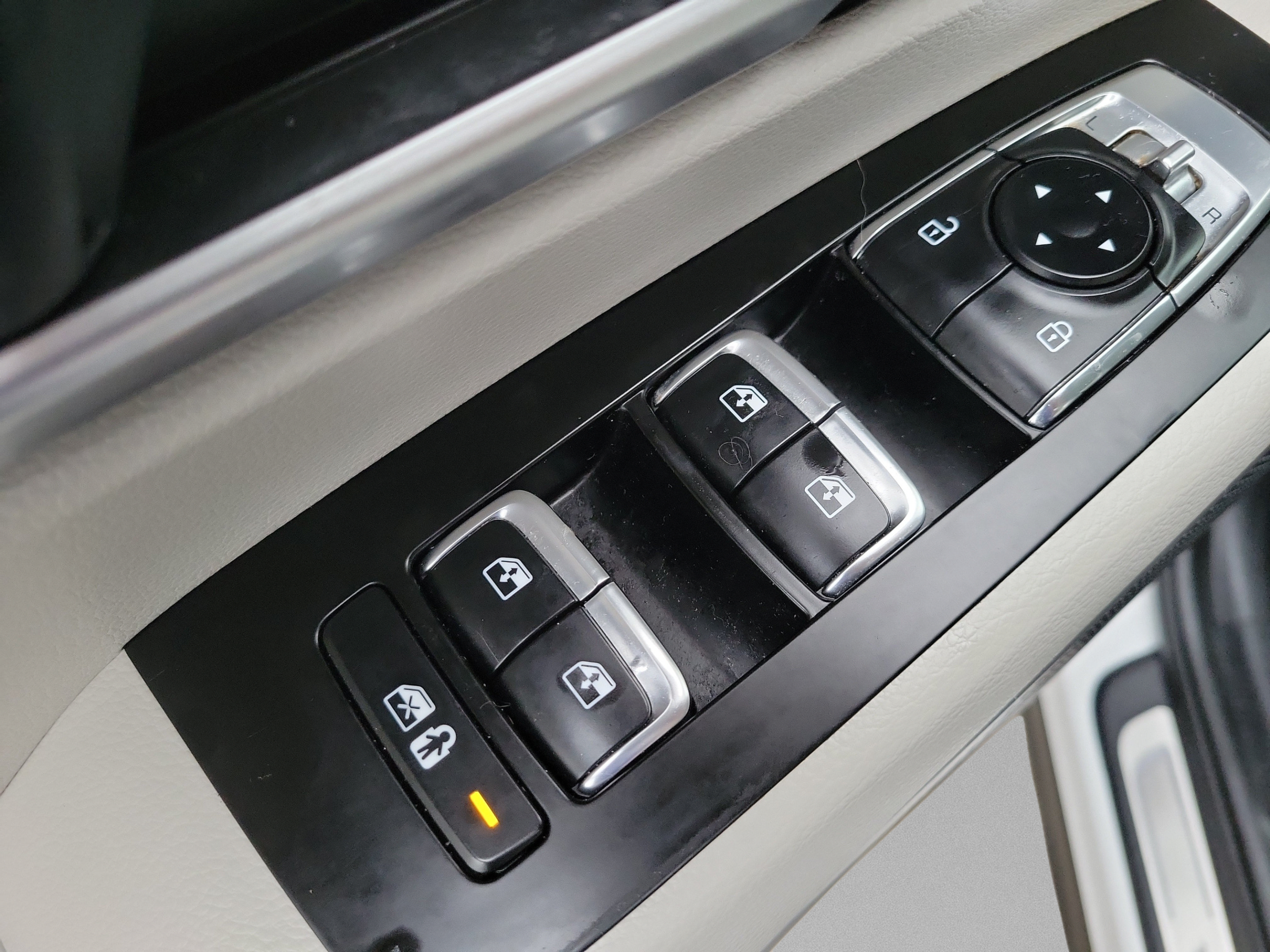 Certified 2021 Kia Telluride S FWD image 42