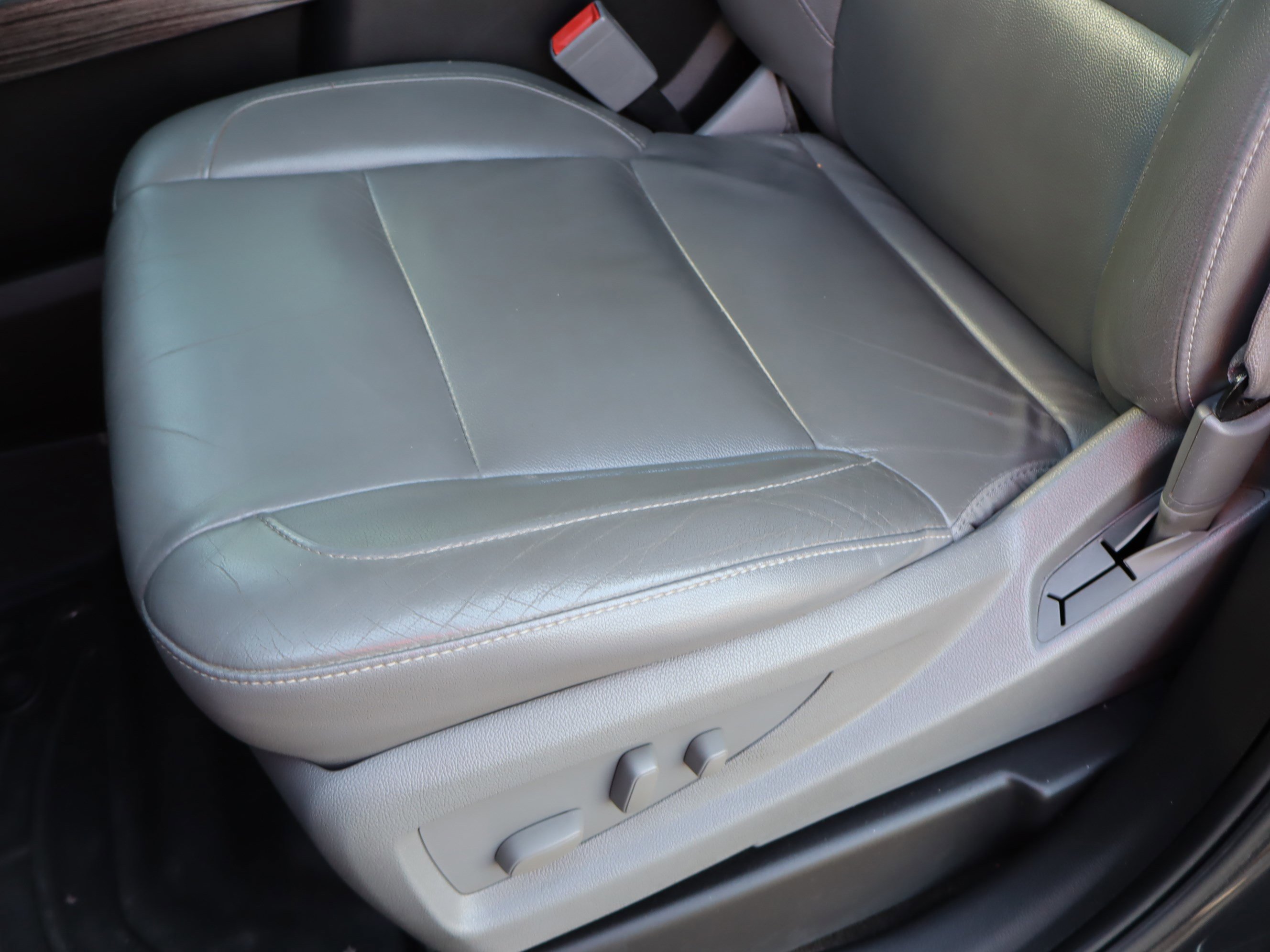 Used 2016 Chevrolet Tahoe LT RWD image 17