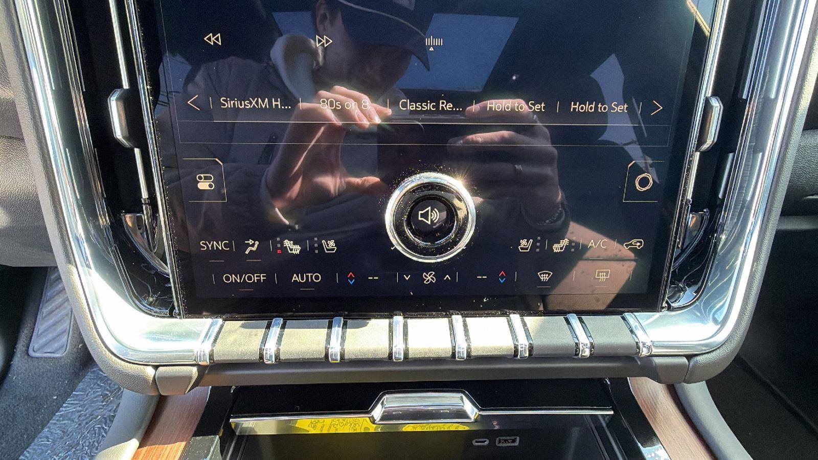 New 2025 GMC Yukon XL Denali w/ Sun & Power Step Package image 15