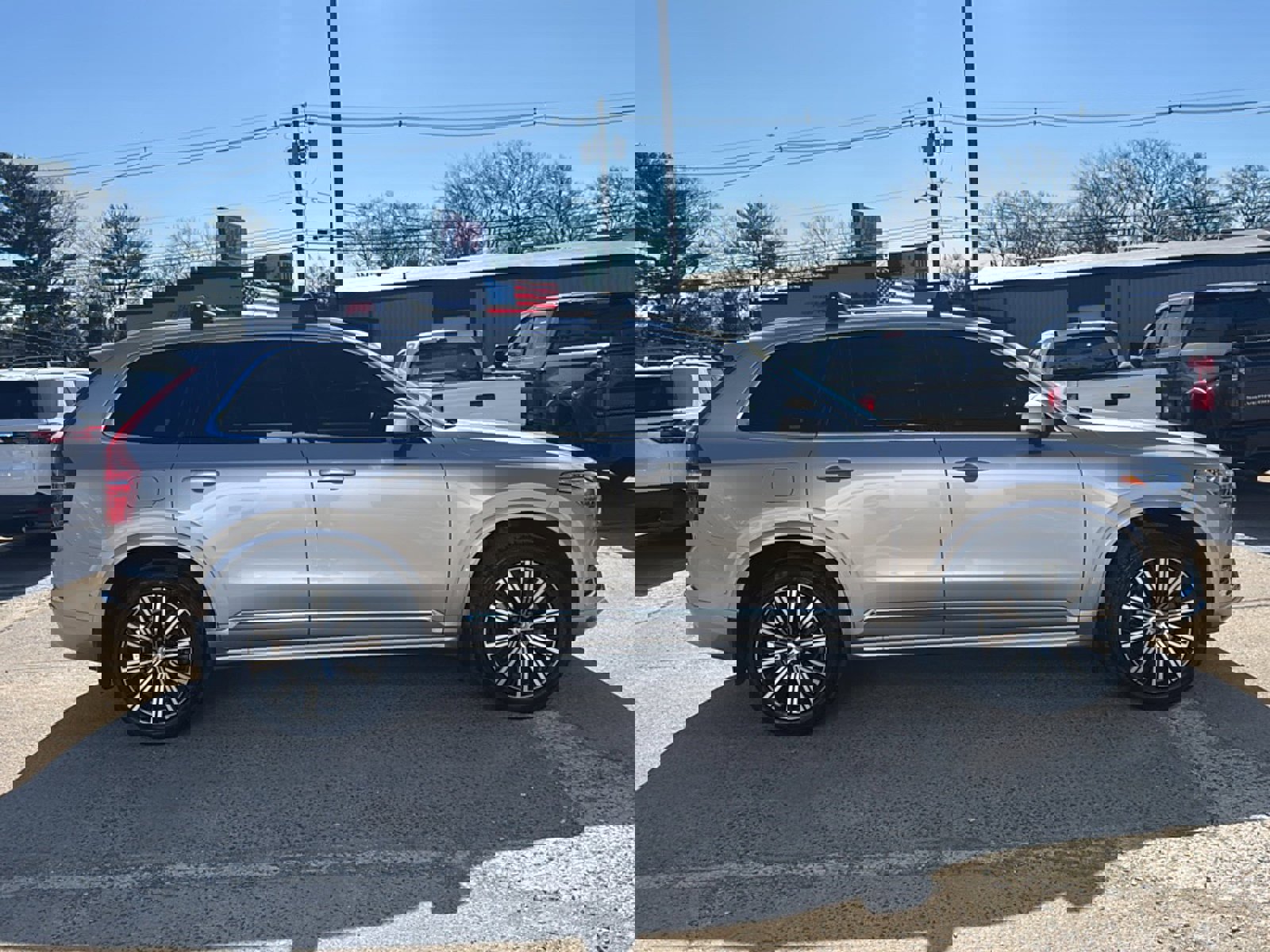 Used 2023 Volvo XC90 B6 Plus w/ Protection Package image 9