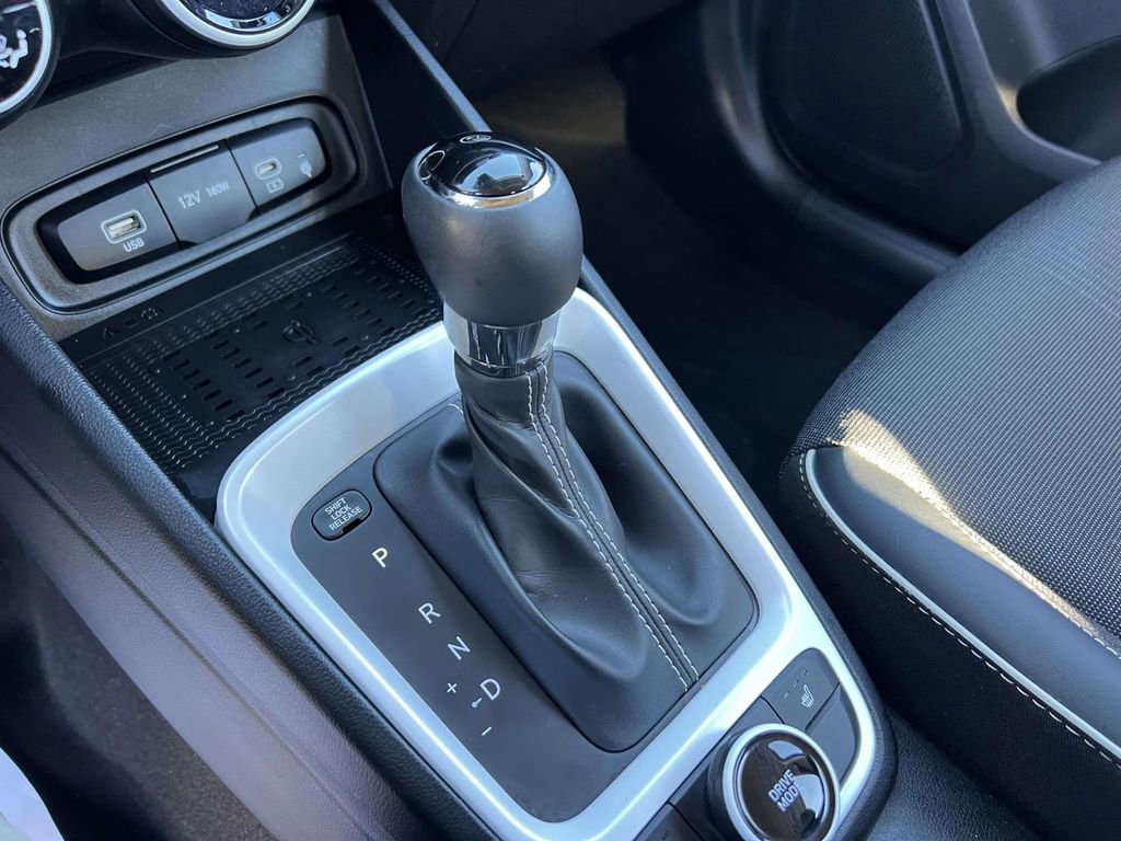 Certified 2024 Hyundai Venue Limited image 39