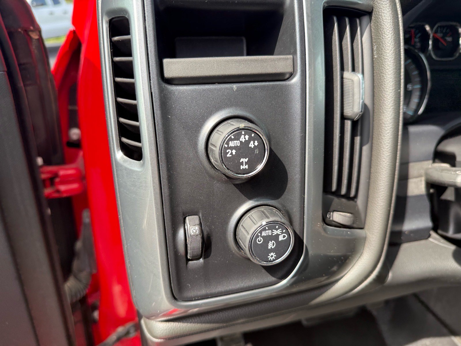 Used 2016 Chevrolet Silverado 1500 LTZ w/ Sport Package AWD/4WD image 17