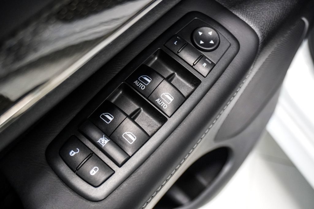 Used 2018 Jeep Grand Cherokee Trackhawk AWD/4WD image 21