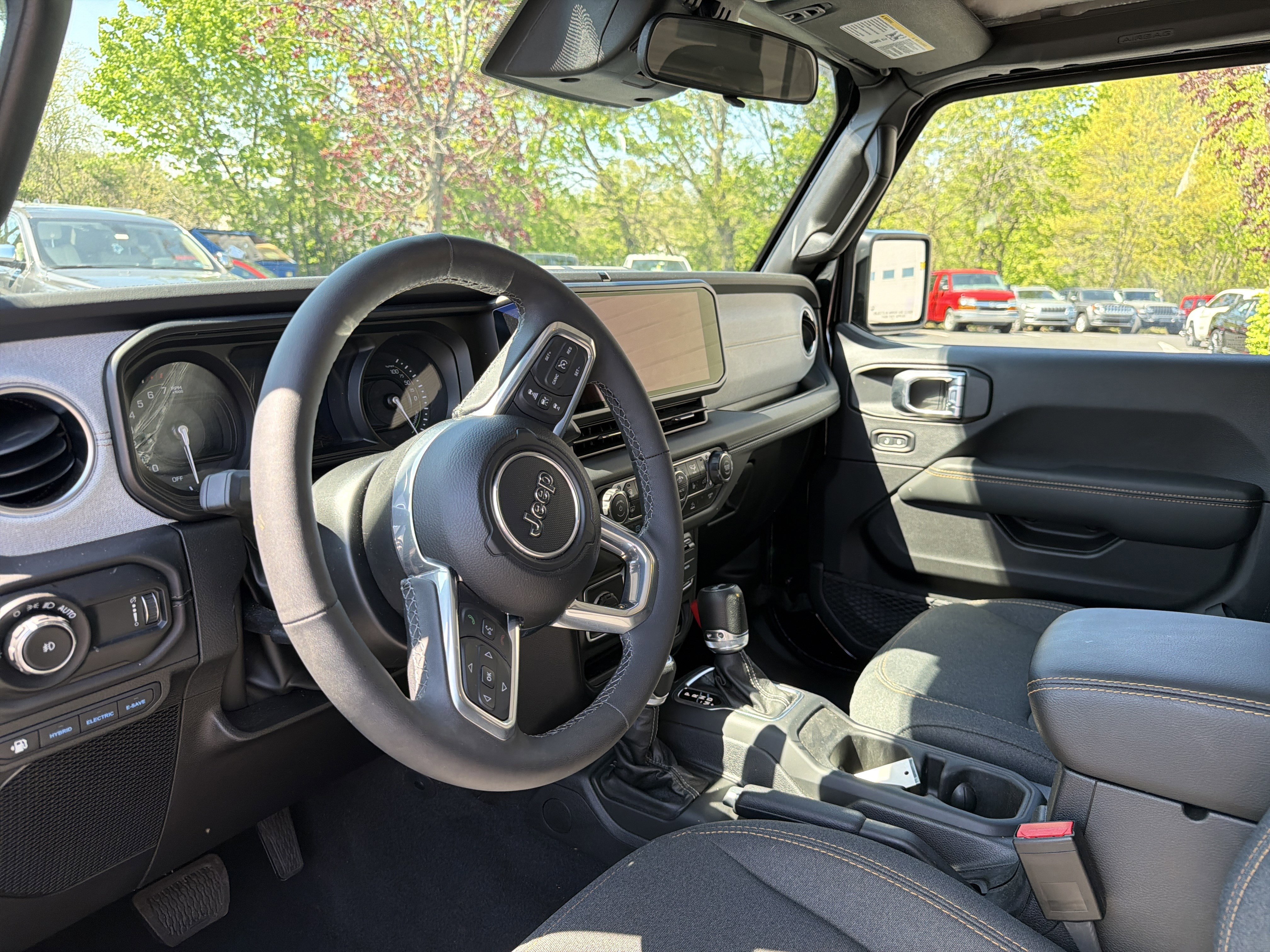 Certified 2025 Jeep Wrangler Unlimited Sahara AWD/4WD image 15