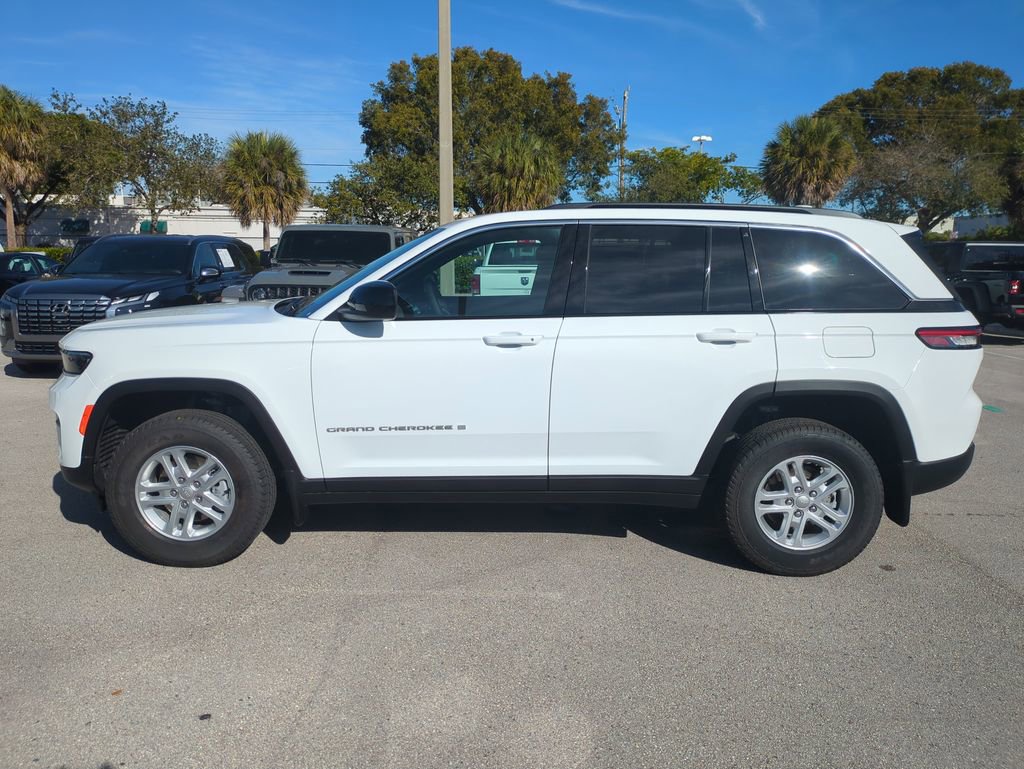 New 2025 Jeep Grand Cherokee Laredo w/ MOPAR Finishing Package RWD image 8