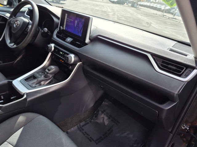Used 2024 Toyota RAV4 XLE FWD image 6