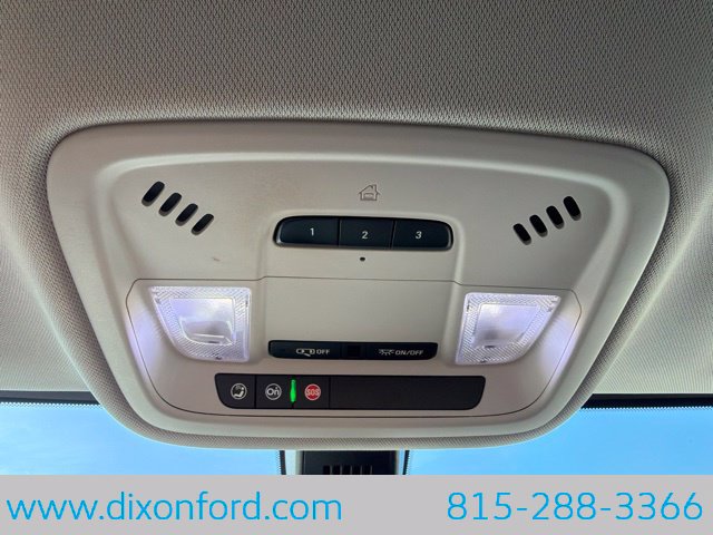 Used 2020 Chevrolet Traverse LT AWD/4WD image 17