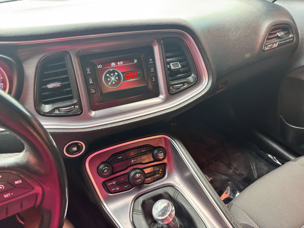 Used 2016 Dodge Challenger R/T image 15
